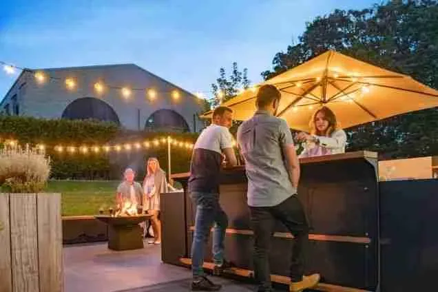 Grillo kitchen with bar in the evening