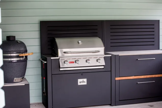 Bull Gas Grill in Warwickshire outdoor kitchen