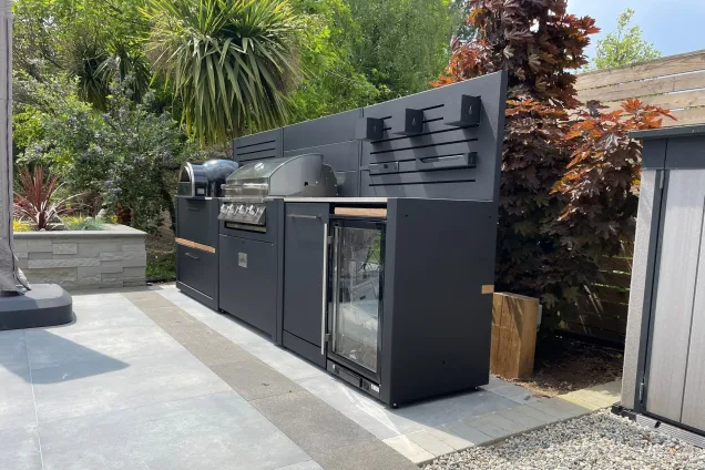 Outdoor kitchen in Bournemouth, Dorset on patio with Slatted hang it hold its