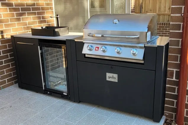 Outdoor kitchen in croydon sydney with Bull gas bbq and tarn sink