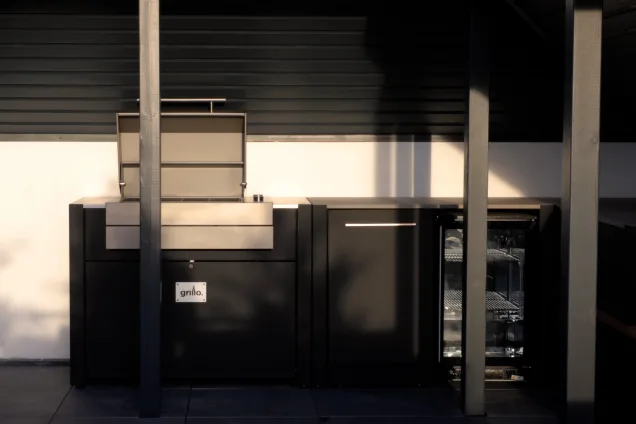 Outdoor kitchen in Birmingham with Voltiq bbq and drinks fridge