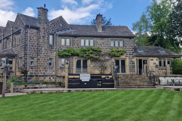 Outdoor kitchen in Ilkley, Yorkshire with bull bbq, pizza oven