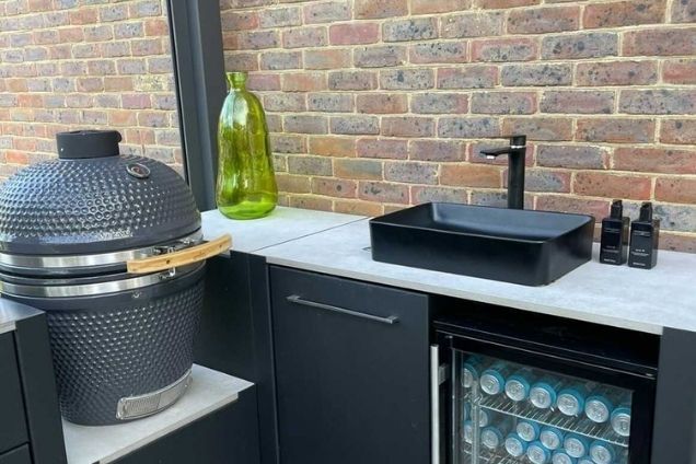 Outdoor kitchen in Tadworth with sink