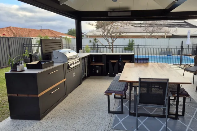 L-shaped outdoor kitchen in Gwelup, Perth, WA