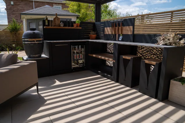 L-shaped outdoor kitchen with patterned kitchen cabinetry in Tamworth, Staffordshire