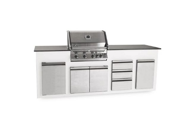 Best Outdoor Kitchen