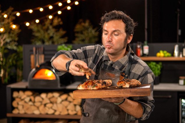 DeliVita Pizza Oven, with Pizzaiolo Kit | Grillo Outdoor Kitchens