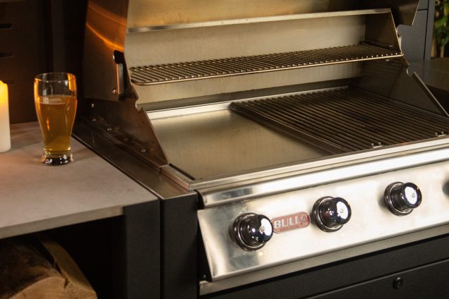 Grillo bull gas bbq with griddle plate