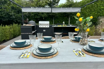 grillo kitchen with table in front