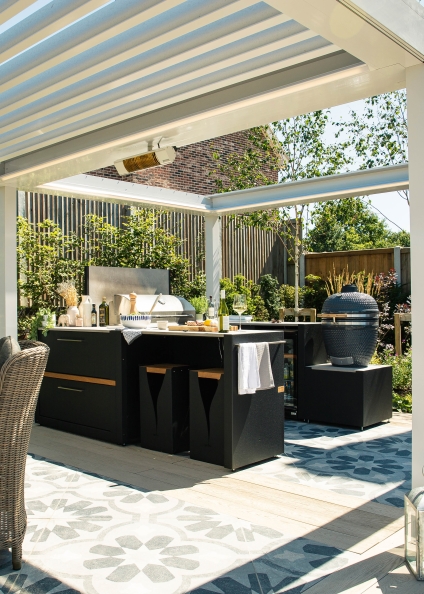 outdoor kitchen in ardleigh under white pergola