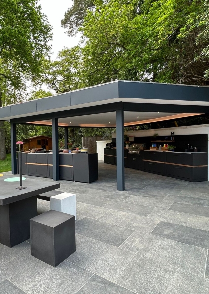 outdoor kitchen in farnham under pergola
