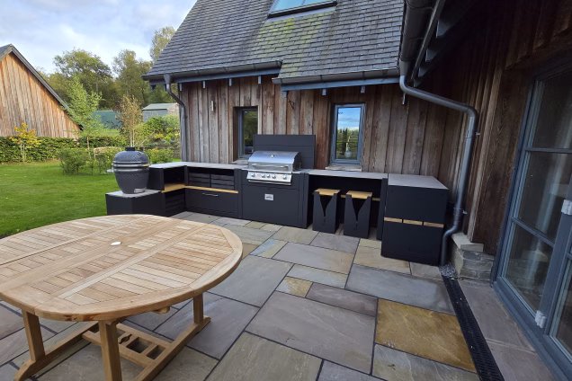 Outdoor Kitchen in Birnam, Perthshire with outdoor table