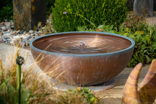 Outdoor water feature
