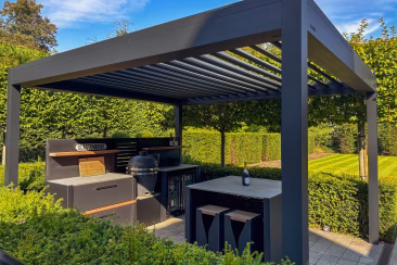 Outdoor kitchen in Mancehster under pergola